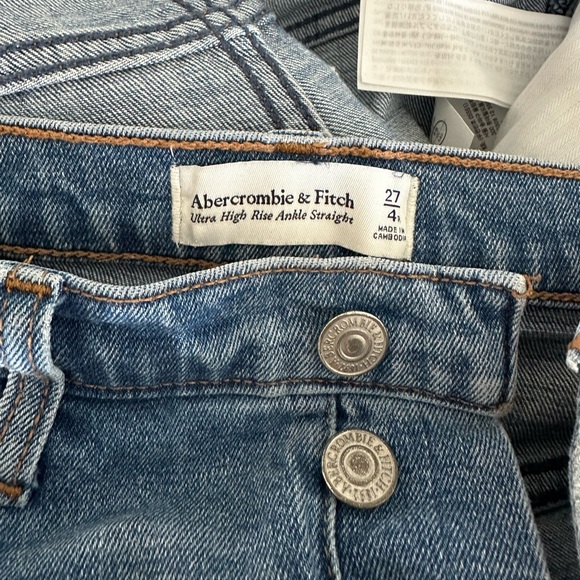 Abercrombie and Fitch Ultra High Rise Ankle Straight Button Front Jeans - Picture 3 of 4